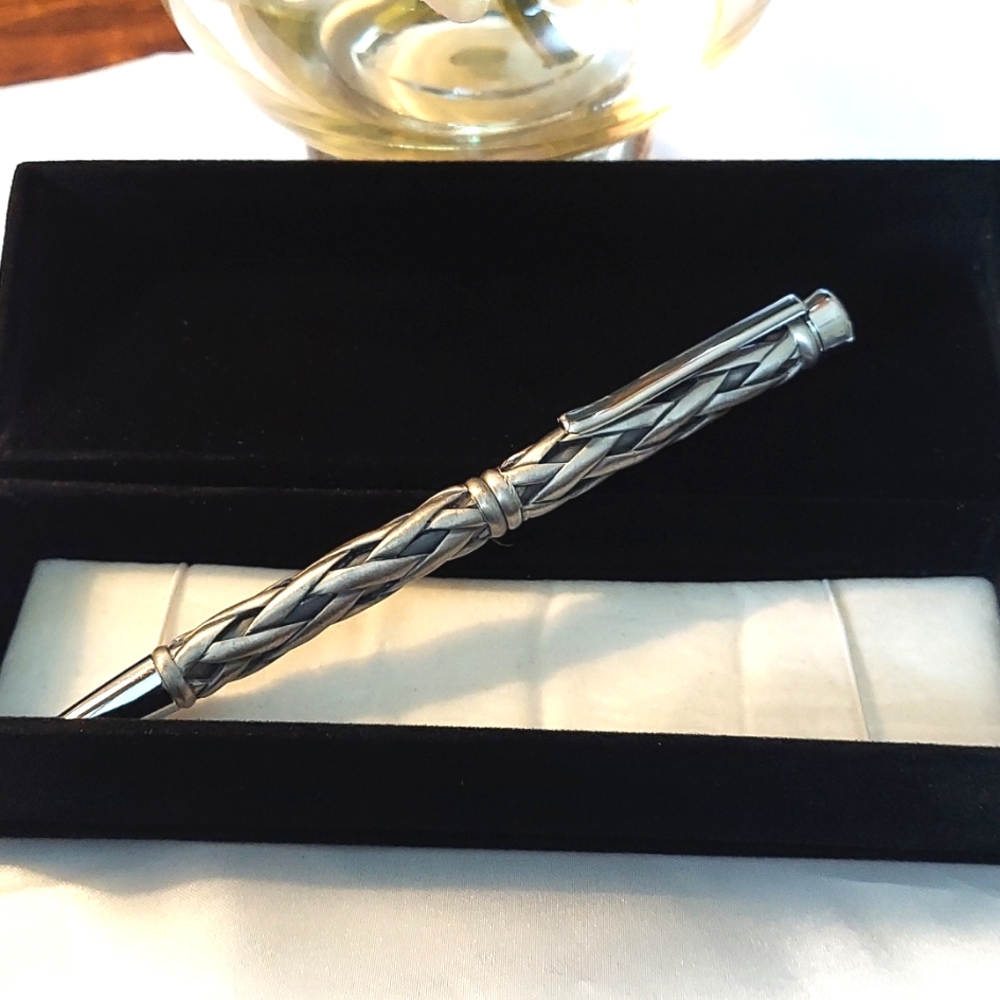 Ballpoint‎ Pen Twist Open with Velvet gift box